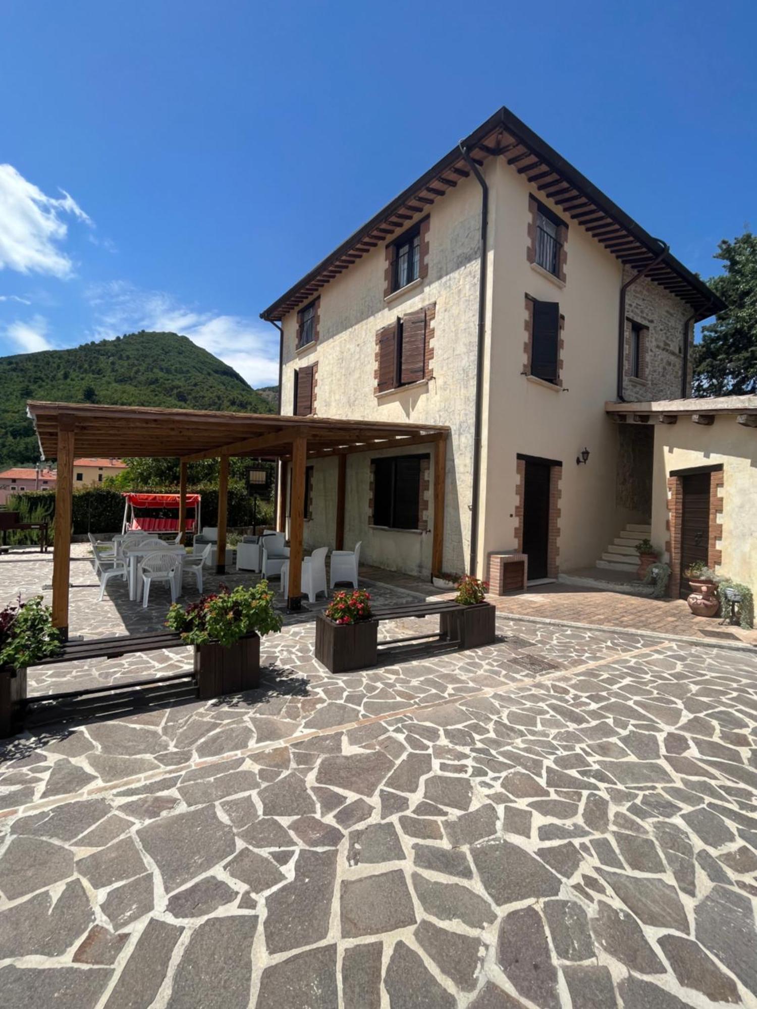 Casa Vacanze Vecchio Frantoio Residenza Moraiolo 斯波莱托 外观 照片